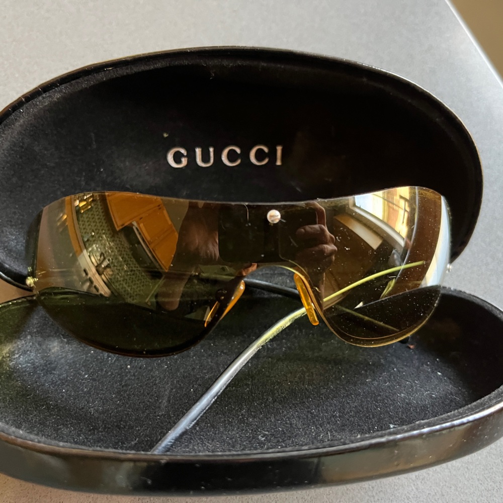 Gucci sunglasses original and in perfect condition.